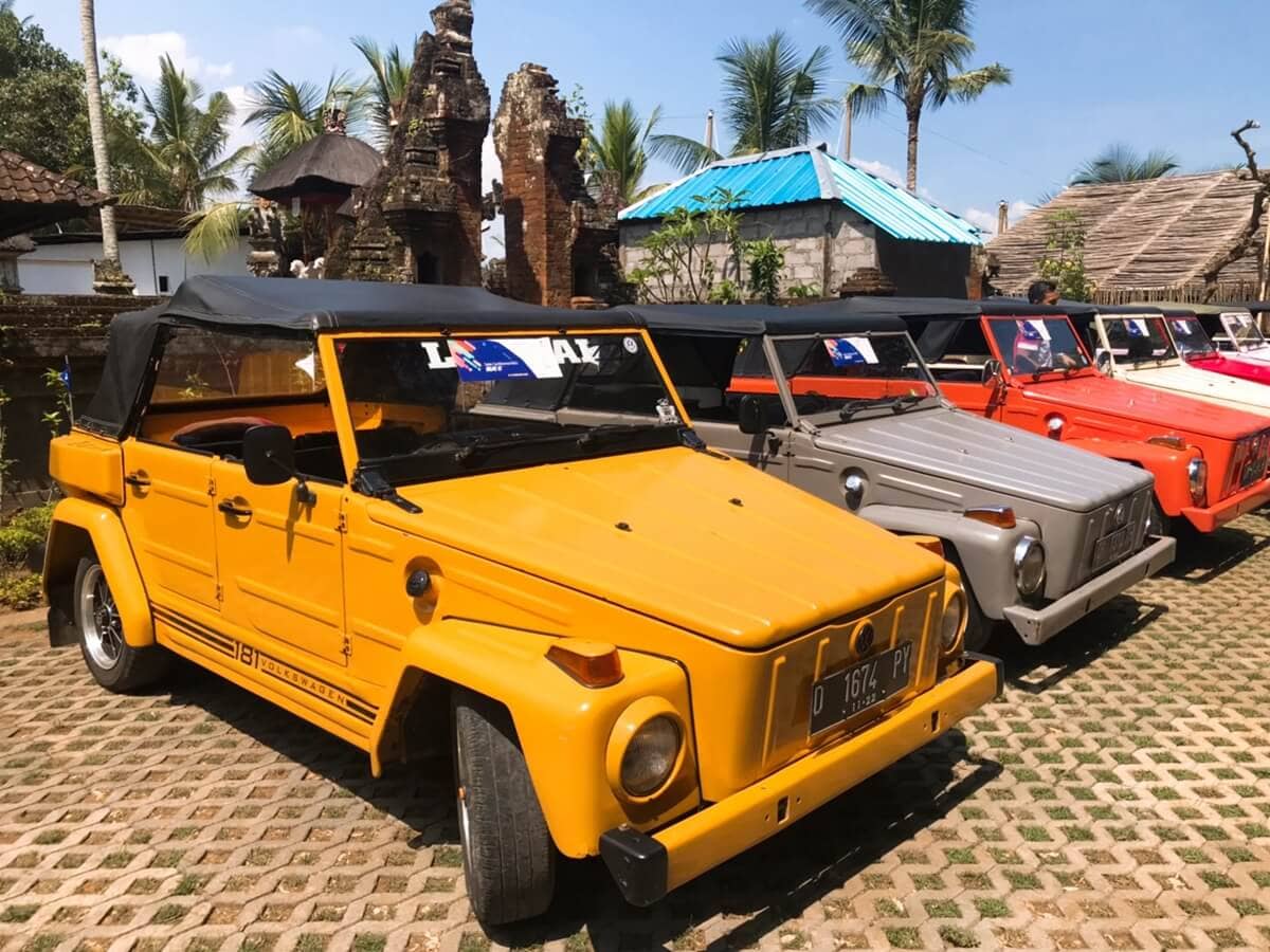 峇里島鞦韆渡假村門口吉普車